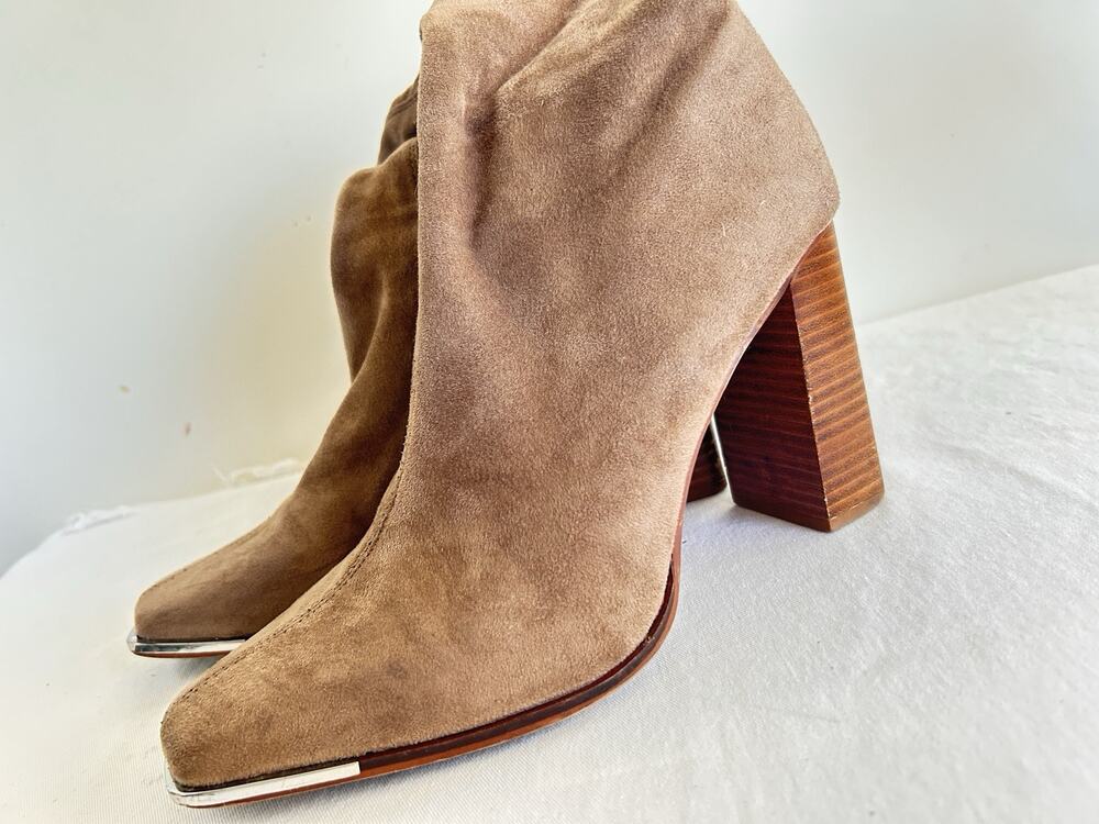 Steve Madden Fedora Boots Sz 8.5 Taupe